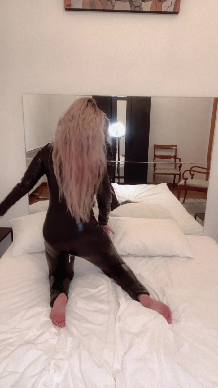 FinDom Goaldigger: Portez une robe sexy, esition premium