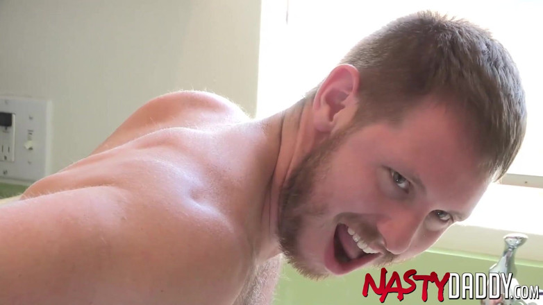 Nasty Daddy: Розбещений вітчим Майлз Лендон без презерватива Спенсер Вітмен