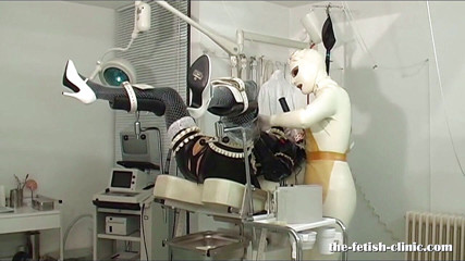 Amator Media: Clinica de păpuși de cauciuc - partea 2