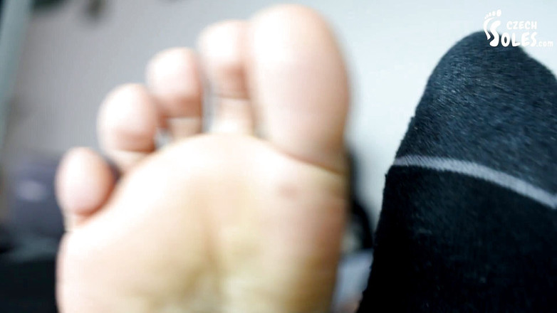 Czech Soles - foot fetish content: Titta på hennes sexiga fötter, strumpor och sneakers