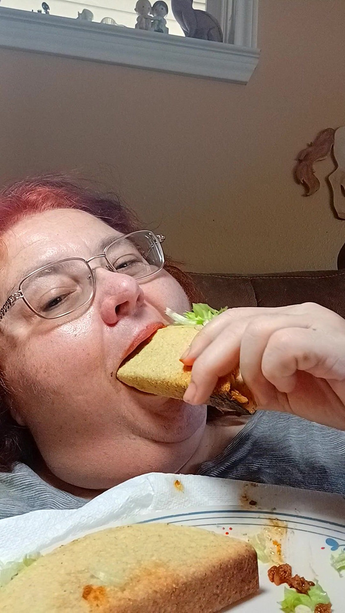 BBW nurse Vicki adventures with friends: J'ai mangé un gros dîner taco maison