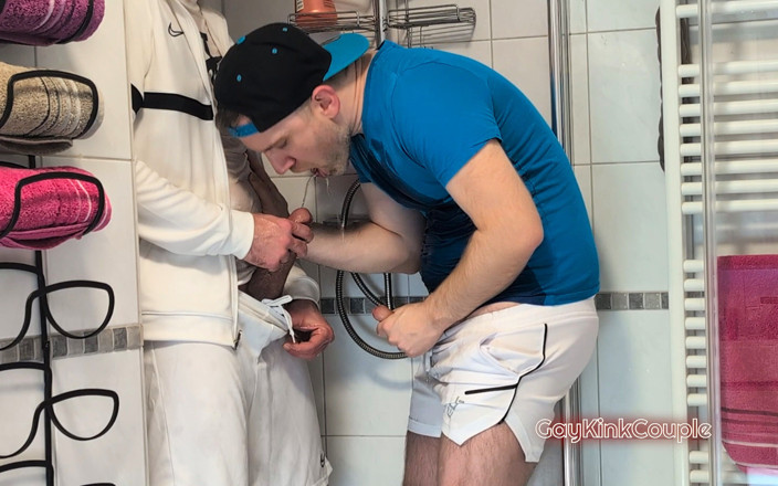 GayKinkCouple: Sportovní oblečení chcaní šukání ve sprše