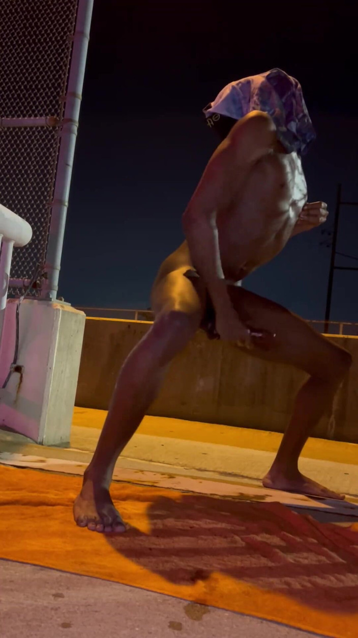 Rex Bitchington Blade: Viens me regarder jouer dehors