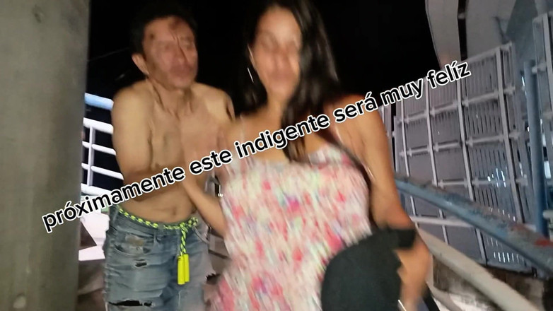 Lady: İri göğüslü ve büyük götlü üvey annemi sikiyorum, tüm sütümü vücuduna...