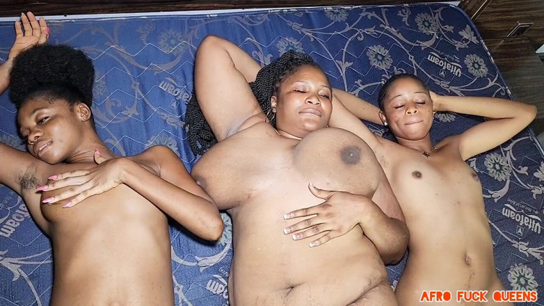 Afro fuck queens: Lovely African Babes Playing One with Another