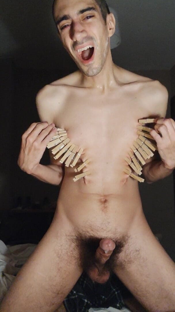 Slave Sparrow: Clothespins ile mastürbasyon