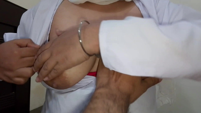 QueenbeautyQB: sex s desi sestřičkou v nemocničním pokoji
