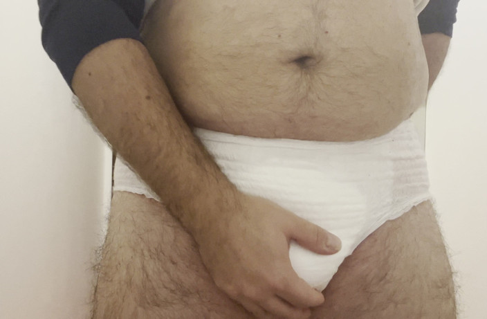 Diapers_MD: Awek montel kencing dengan batang kecil
