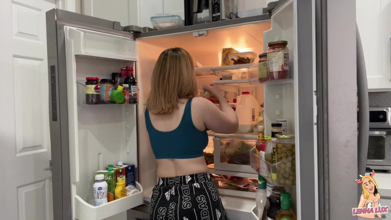 Lenna Lux: La collation du petit-déjeuner