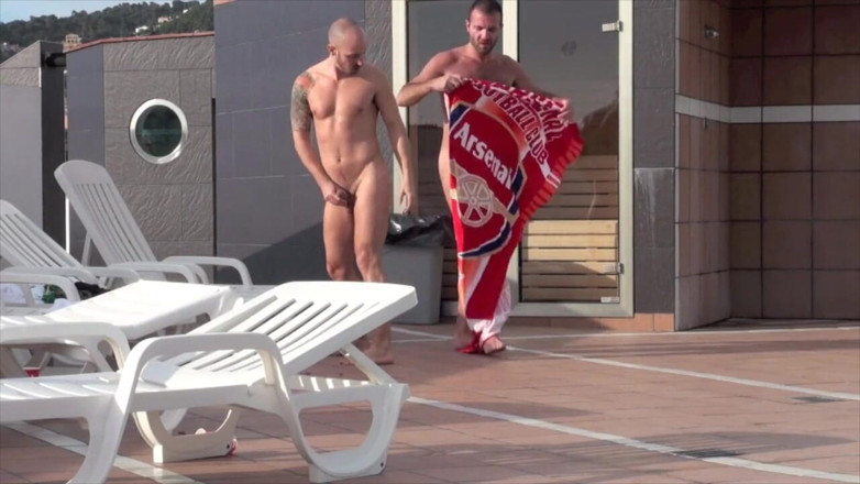 Gaybareback: Webbkamera, knullad av arab wit XXL kuk