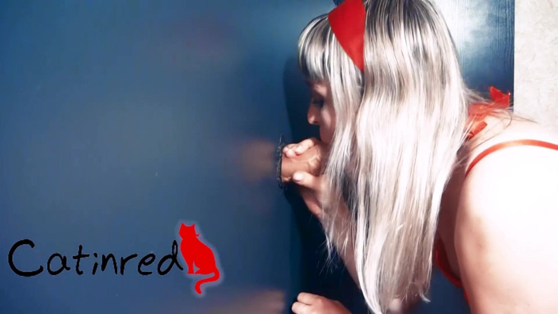 Catin Red: Minik orta yaşlı seksi kadın sakso yarak ve oral dölleme