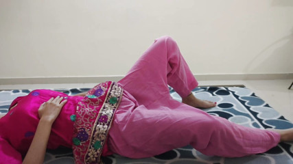 Saarabhabhi6: मेरे निजी कमरे के दरवाजे के अंदर भारतीय डिलीवरी बॉय जब मैं खुद का आनंद ले रहा था लेकिन उसे बड़ा लंड चाहिए, हिंदी ऑडियो