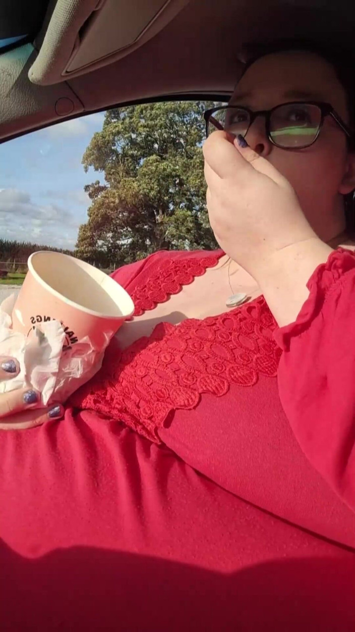 SSBBWLadyBrads: Más relleno de crema de hielo culona