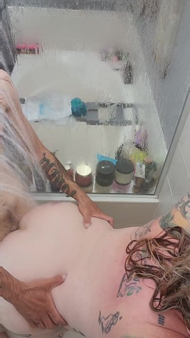 Jenn_sexxii: Làm tình kiểu chó khi tắm nước nóng bỏng, bắn...
