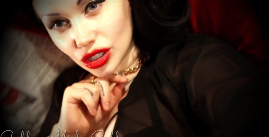 Goddess Misha Goldy: Profitez de la beauté des lèvres rouges juteuses et du...
