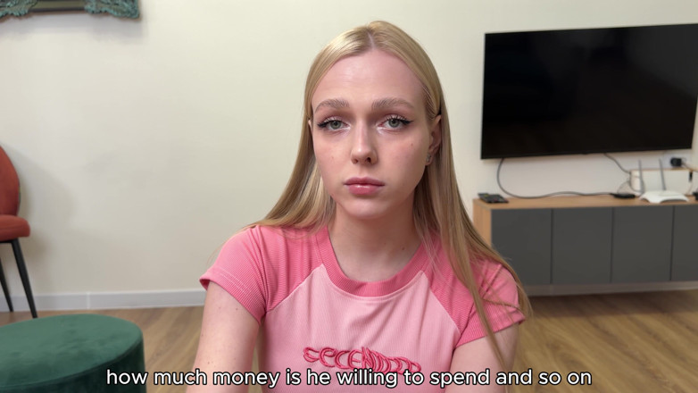 Arisha Mills: Una Rubia Con Pecho Grande Vino a Trabajar En Un...