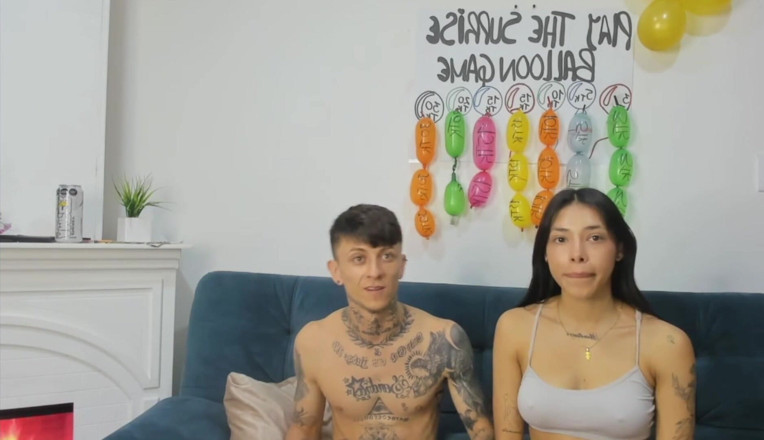 Megan and Max: Pasangan seks menari dan blowjon di depan kamera