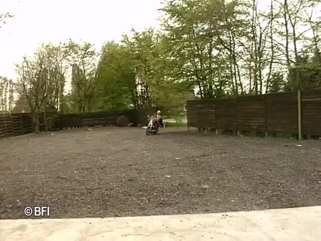 Naughty by nature in Holland: Xkiss - Café Tramhalt, partea 3