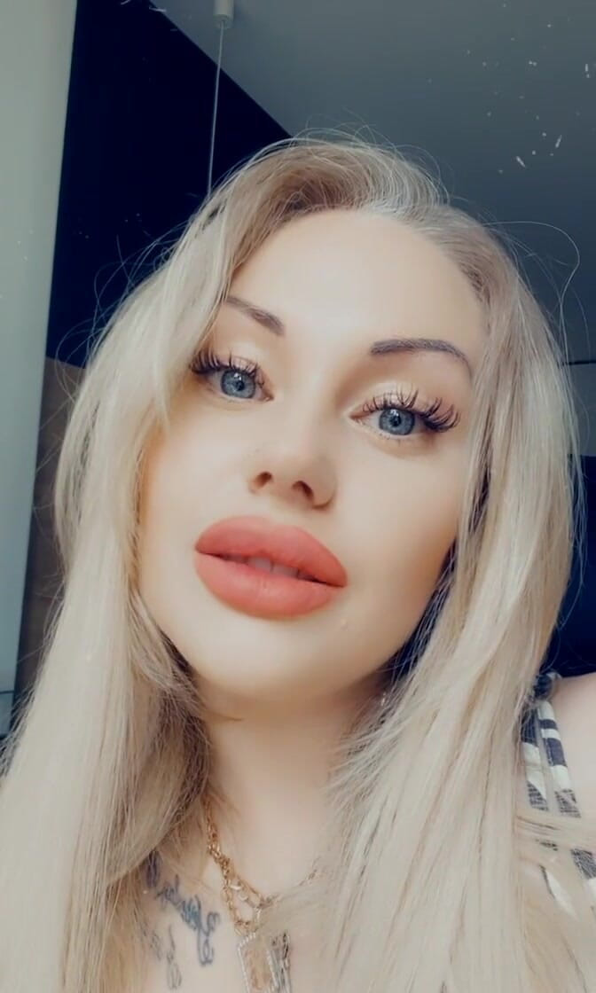 Goddess Misha Goldy: Laat je lippenverslaving groeien en word helemaal de mijne