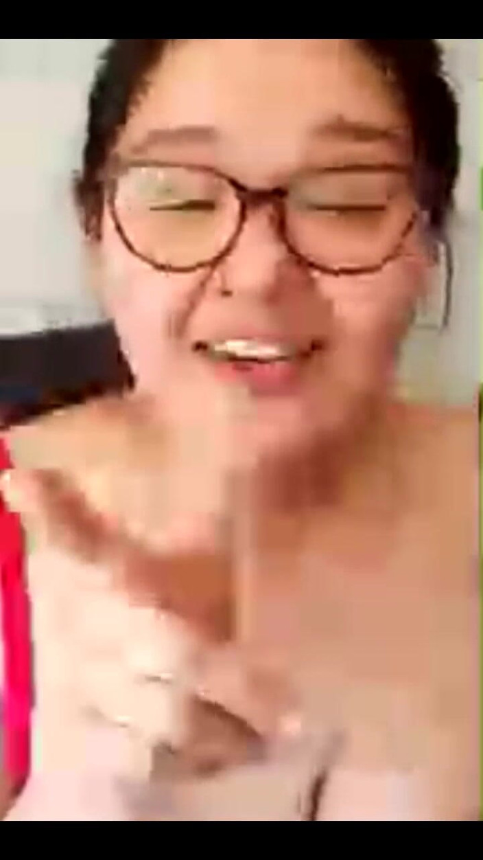 DeesDeepThroat: 직장에 있는 동안 살아가기