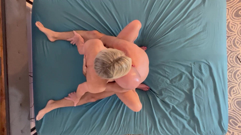 Island Boy Vids: Adegan bg pertama dengan MILF blonde Stevie K