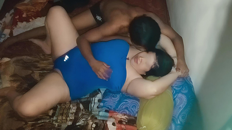 my_wife_chubby: (Isteri nakal Part2) Tolong awak jilat pepek saya. Kongkek pepek...