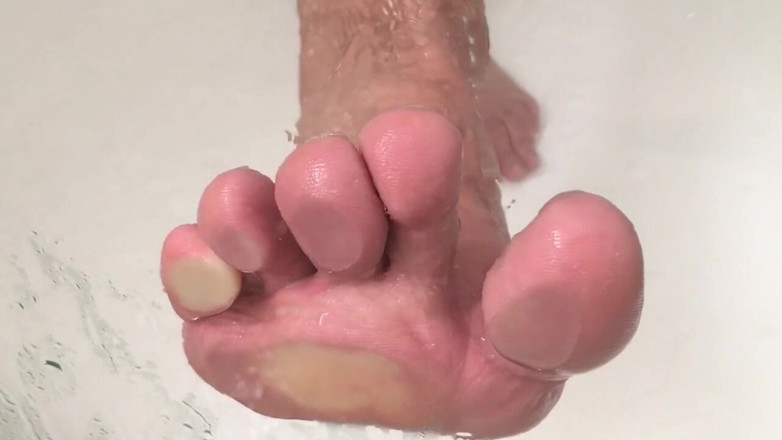 Manlyfoot: Zuhause von der arbeit, komm, hilf mir, meine großen verschwitzten...