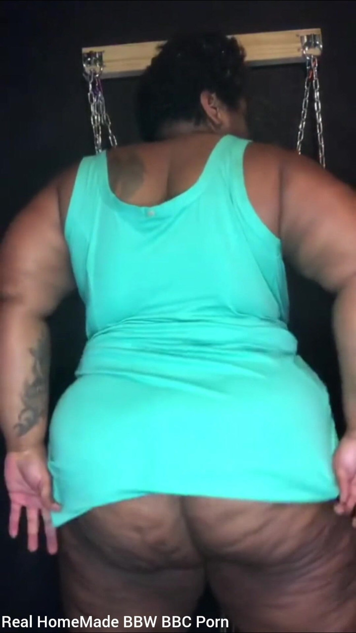 Super sexy ebony cuties: 내 큰 젖탱이를 짜내는 펨돔