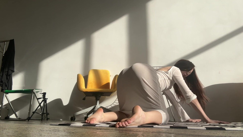 Skinny_lady69: Yoga senza lingerie