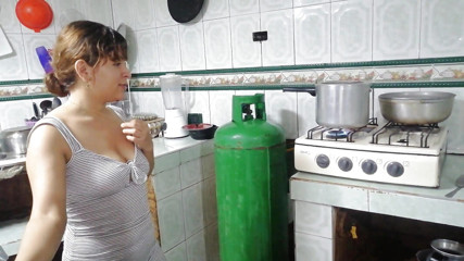ANGELES: Mi eccito e scopo con l'idraulico