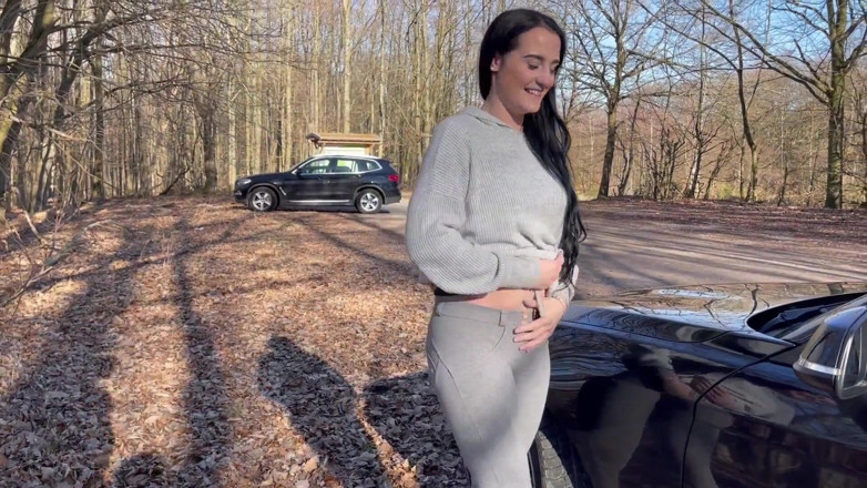 German Fuck Girls: Fuck! Mitten Auf Dem Parkplatz Beim Fremdfick Erwischt!