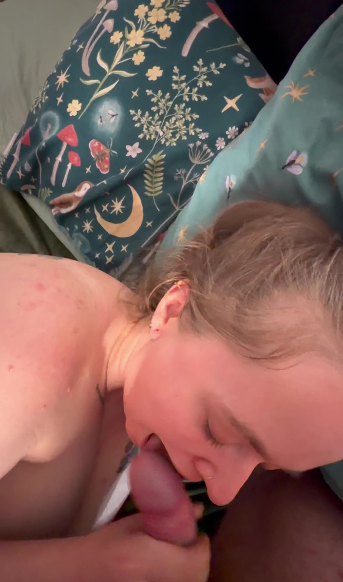 caercrec: Dolce ragazza della porta accanto Non così innocente