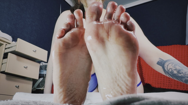JessLux: Pies Aceitados - Asmr - Suela Lenta En Primer Plano Y Provocación...