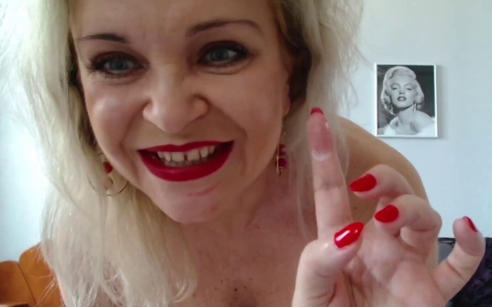 Misses_Jenny: Komm für mami! - Stiefsohn rollenspiel &amp; masturbation