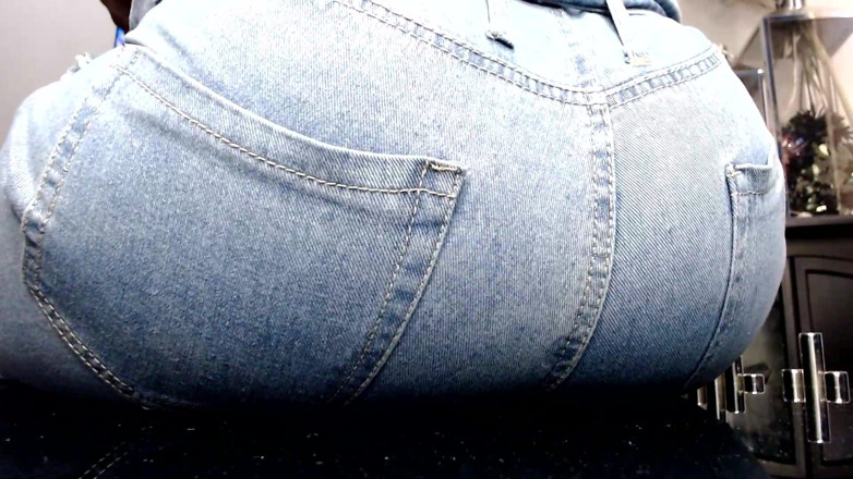 Maeling: Slut Teen Ruined in Jeans Ass-fyxiation with Giant Ass Unknowing