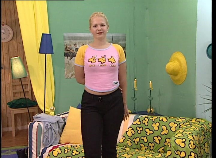 YOUR FIRST PORN: Rosa in softclip voor het eerst ik toon alleen tieten -...