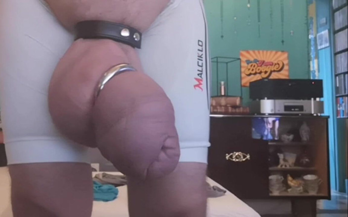 Monster_Meat_: Extrémní vyboulení s mým silikonovým masem