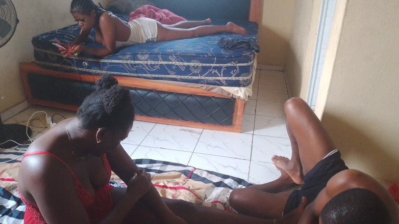 Sex naija 1: Dua teman bermain game