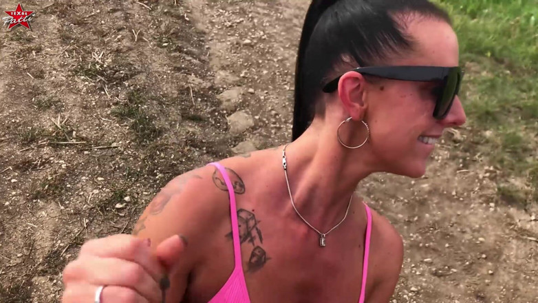 Texas Patti: Un rapido pompino all'aperto