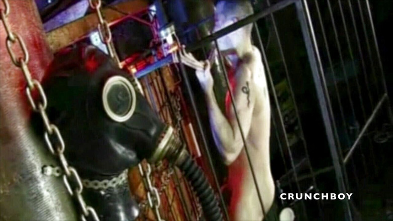 FETISH BDSM STUDIO: Hukuman fetish yang keras di ruang belakang