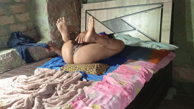 Amrita: सौतेली बहन सेक्स वीडियो भारतीय देसी लड़की