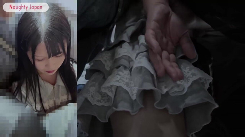 Asian cutie: Pure Center Idol Falls. Публічна іграшка дражнить з дихаючими ковзаннями