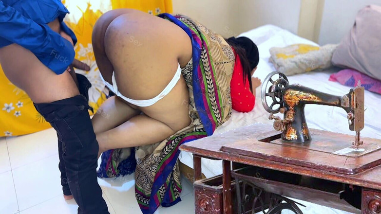 Aria Mia: Thợ may đụ mẹ kế của tôi bên trong cửa hàng...