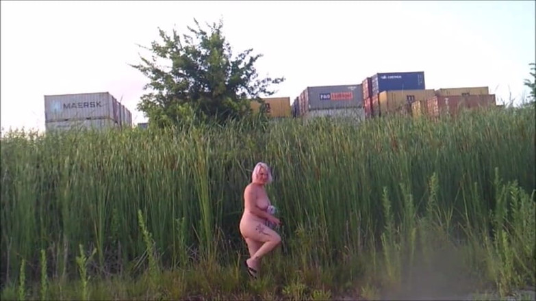 naughtynikki777: Неслухняна дівчина в вікнах - на відкритому повітрі