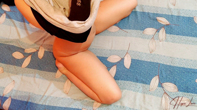 Hope Love: Une Japonaise sexy se fait baiser par une grosse bite...