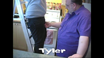 The Great Canadian Male: Tyler potrzebuje ręki