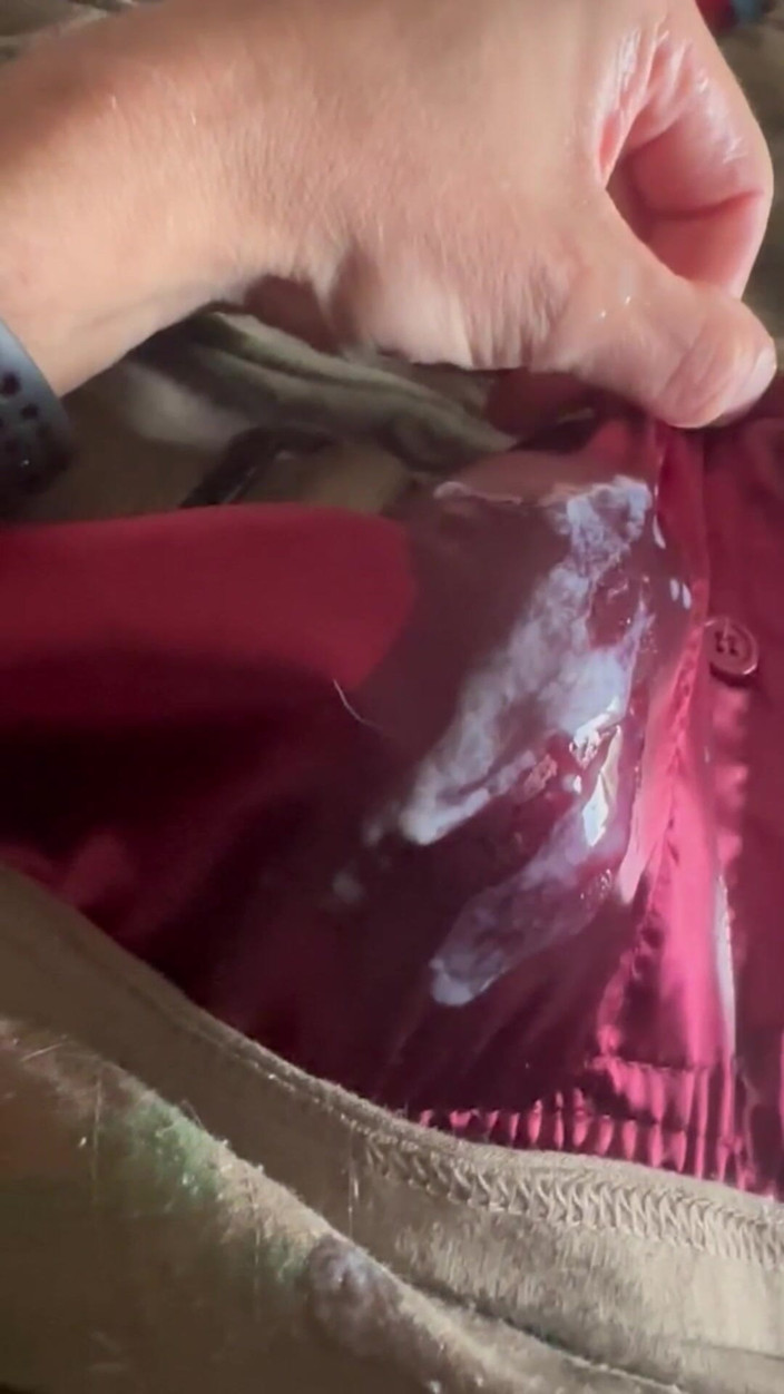 Army Specialist: Un soldat se branle dans un short de boxeur emprunté