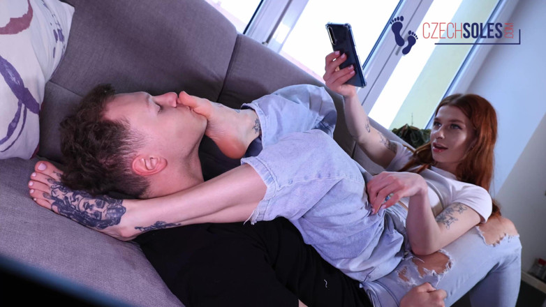 Czech Soles - foot fetish content: Le premier contenu fétichiste des pieds d’un couple