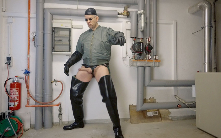 GERMANE_XL: Spust Shots Xl w gumowych waders (3)