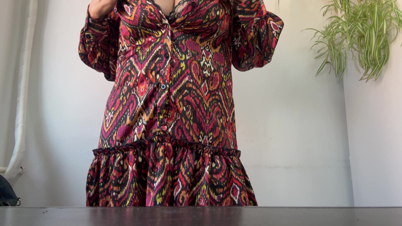 Step Mommy: ホットセクシーなMILFがパンティストッキング越しに膣を擦る
